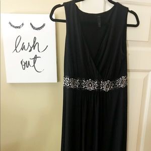 SOMA MAXI DRESS SIZE MEDIUM